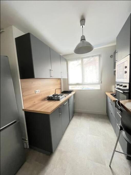 Los Angeles - Grand Appartement Reims Esterno foto